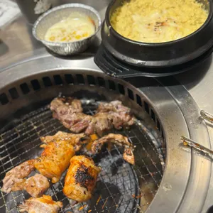 호르몬치치 대표 사진