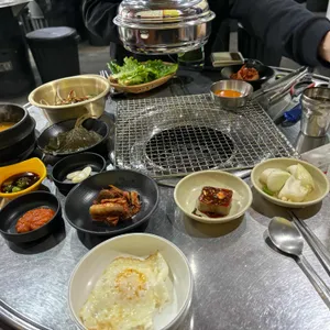 꽃돼지연탄구이 사진