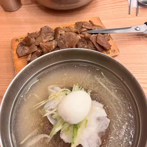 육쌈냉면 사진