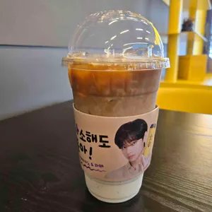 컴포즈커피 사진