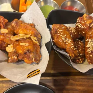 네키드윙즈 사진