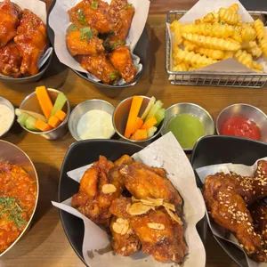 네키드윙즈 사진
