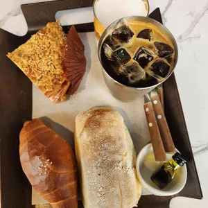 야자수 브런치 베이커리 카페 사진