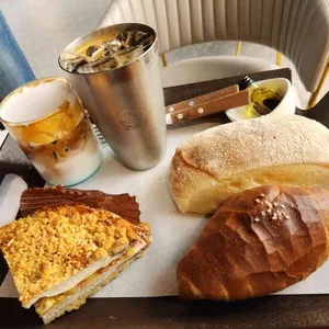 야자수 브런치 베이커리 카페 사진 1