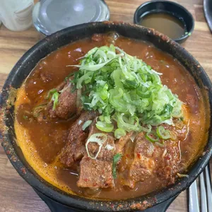 방가삼대얼큰한뼈해장국 사진