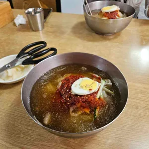 장수밀면 사진