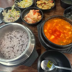 만족오향족발 북촌순두부 쭈꾸미 사진