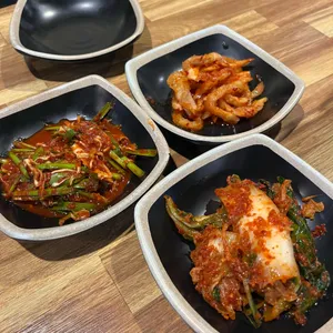 본능족으로족발보쌈 사진