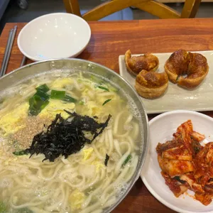 명칼국수 사진