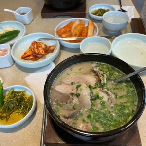 엄용백 돼지국밥 사진