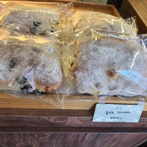 어거스트741 리뷰 사진