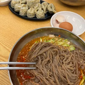 충실한냉면 사진