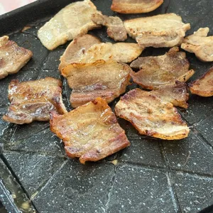 모퉁이냉삼 사진