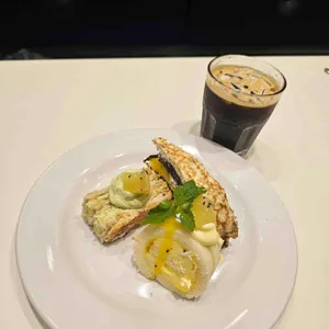 애슐리퀸즈 사진
