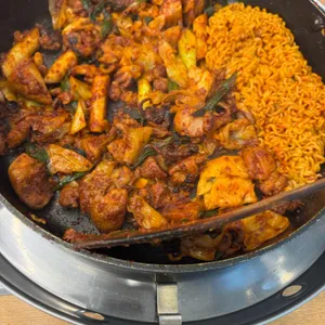 유가네닭갈비 사진