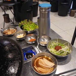 나쁜돼지 사진