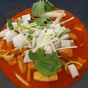 까치솥뚜껑닭도리 사진