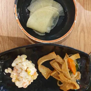 까치솥뚜껑닭도리 사진