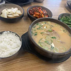 더진국 수육국밥 사진