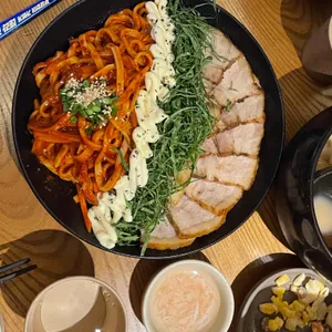 더기와 사진