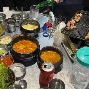 뻥쟁이네 사진