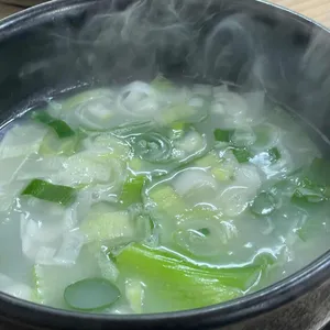 꽃돼지국밥 사진