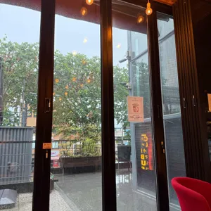 캔버스 리뷰 사진