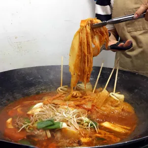 통큰솥뚜껑닭볶음탕 사진