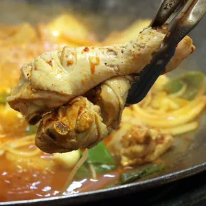 통큰솥뚜껑닭볶음탕 사진