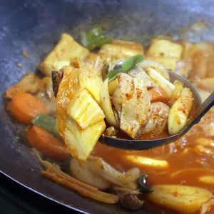 통큰솥뚜껑닭볶음탕 리뷰 사진