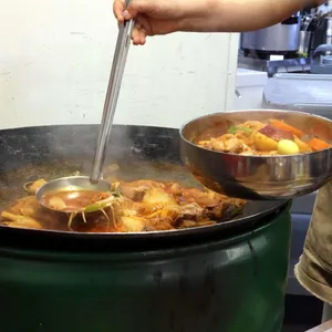 통큰솥뚜껑닭볶음탕 리뷰 사진