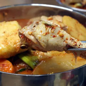 통큰솥뚜껑닭볶음탕 리뷰 사진