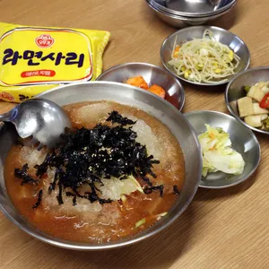 통큰솥뚜껑닭볶음탕 사진
