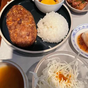 명호야 식탁 사진