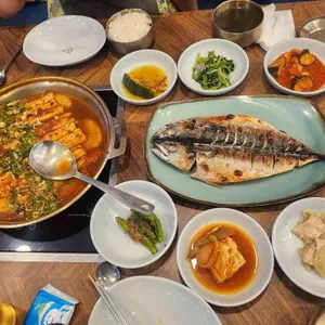 충민정 사진 2