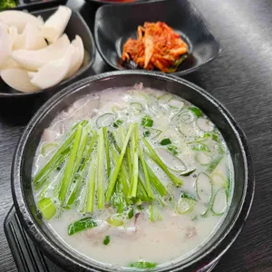 백서방 돼지국밥 사진