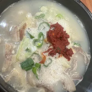 마포소문난족발 대표 사진