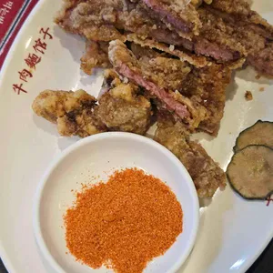 뉴러우멘관즈 사진