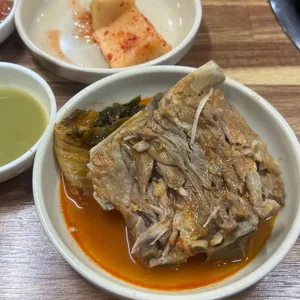 청마루뼈다귀감자탕 사진