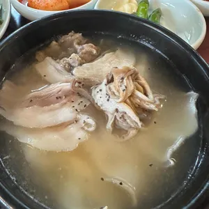 엄용백 돼지국밥 사진