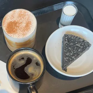 오프레스트 로스터리 사진