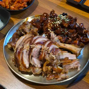 화성봉담맛집 오늘은족발보쌈 사진
