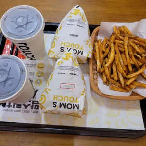 맘스터치 사진