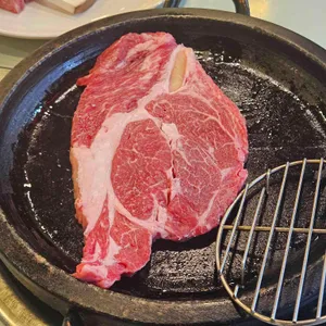 꾸석지돌판한우 사진