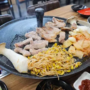 또오란다 솥뚜껑삼겹살짬뽕 대표 사진