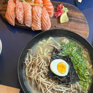뭄뭄 사진