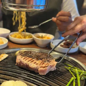 육몽 사진