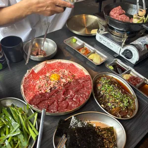 뭉티크 사진