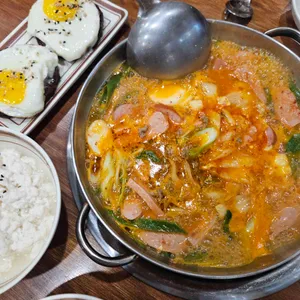 홍대부대찌개 사진