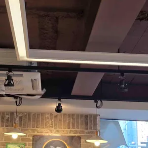 아지트로스터스 리뷰 사진